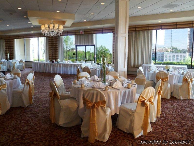 Hotel Ramada By Wyndham Cleveland Independence Restaurant foto